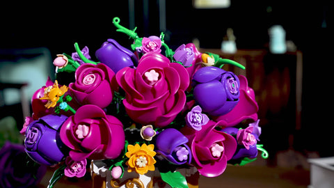 Lila-Rosen-Blumen-Bausatz mit Vase